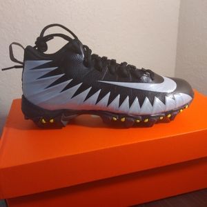 Boys soccer shoe